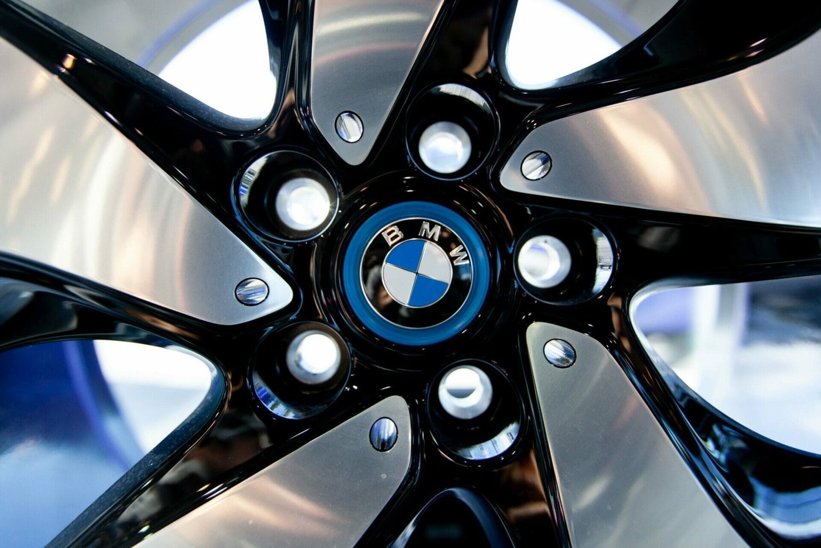 bmw auto dealer canada rim scaled